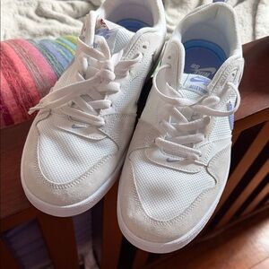 Nike White and Blue Casual Sneakers